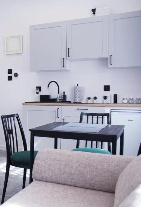 Apartament Z Historia يلينيا غورا المظهر الخارجي الصورة